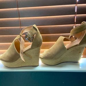 Marc Fisher wedges size 10